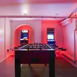 3Br Nyc Brownstone Game Room Backyard Patio